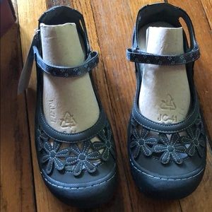 Women’s JBU by Jambu Wildflower